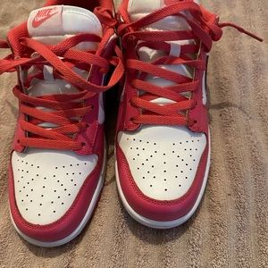 Nike dunks women’s size 10 men size 8.5 great condition no box
